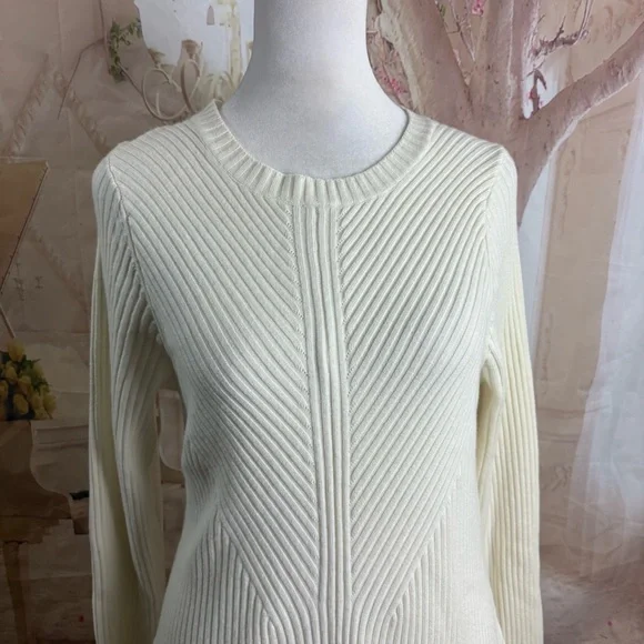 NEW Elie Tahari Cream Ribbed Long Sleeve Dress in Winter White - Picture 3 of 11